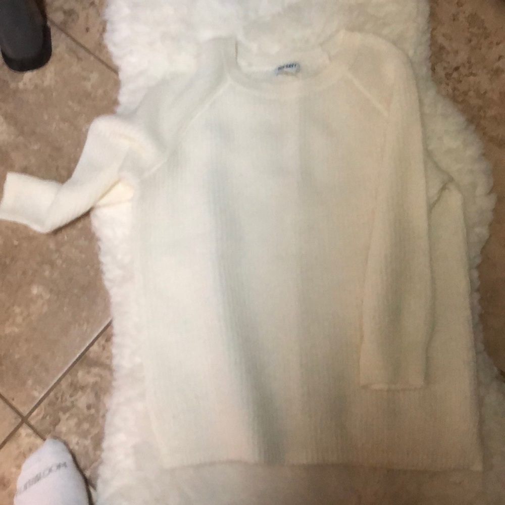 Old navy sweater